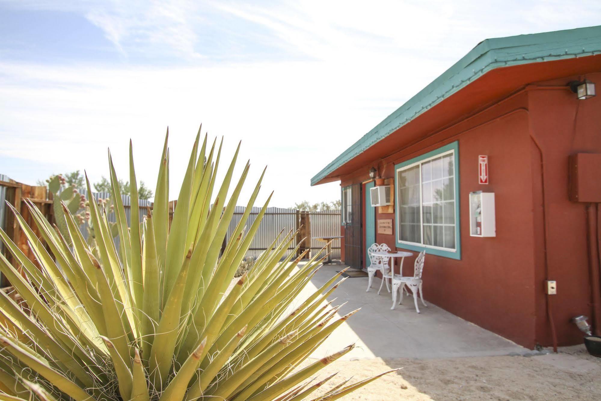 Harmony Motel Twentynine Palms Bagian luar foto