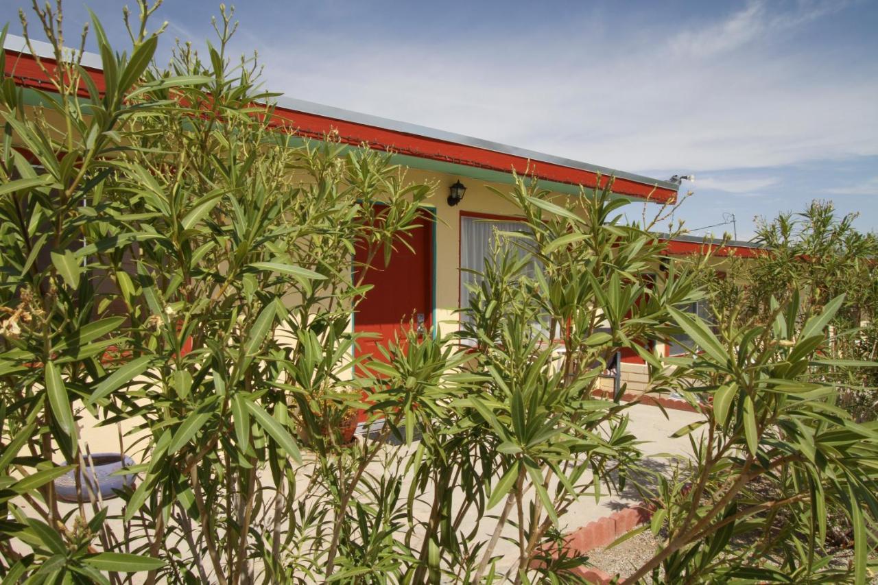 Harmony Motel Twentynine Palms Bagian luar foto